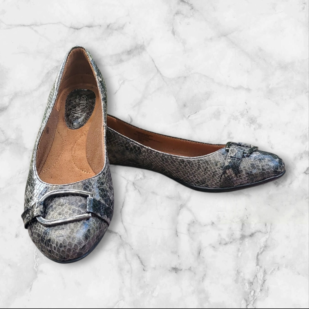 Gray‎ and Black Flats with Snakeskin Pattern and Bow Detail